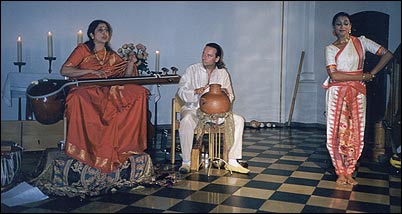 Aruna and Rajika in concert with Christian Bollmann and Michael Reimann